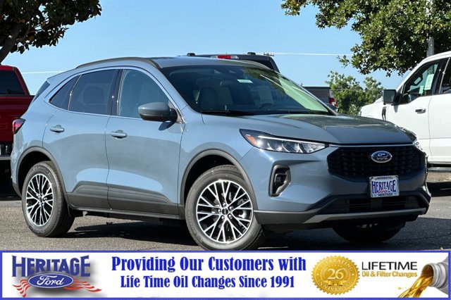 New 2025 Ford Escape SE