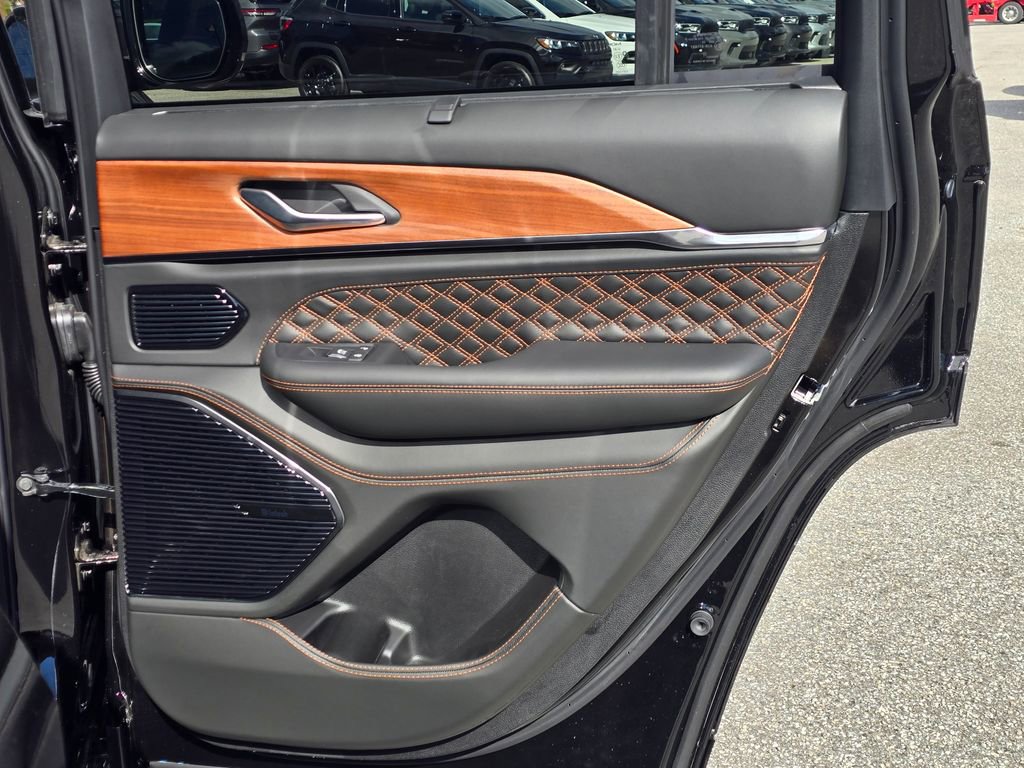 New 2025 Jeep Grand Cherokee Summit image 41