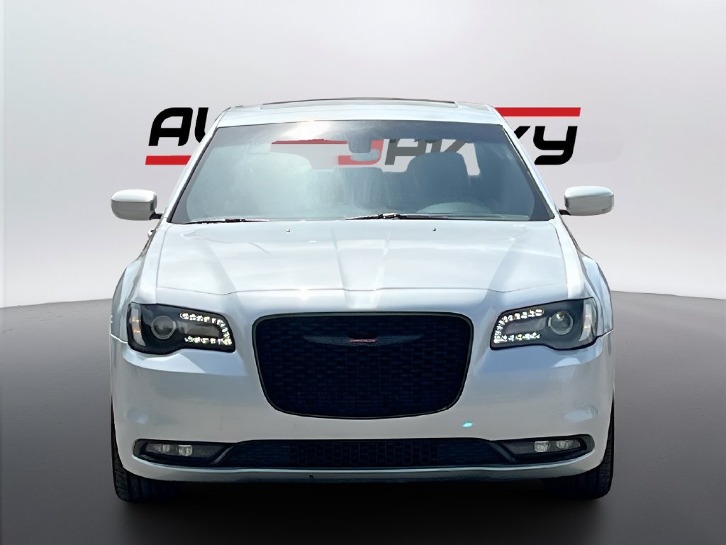 Used 2023 Chrysler 300 S RWD image 2