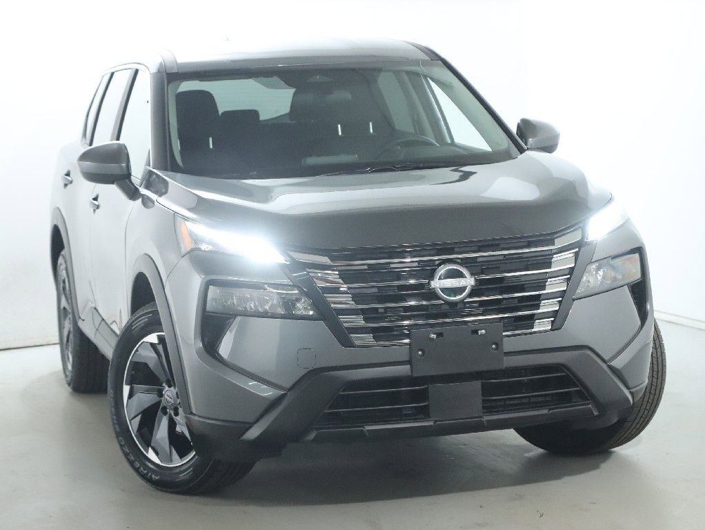 Certified 2026 Nissan Rogue SV AWD/4WD image 2