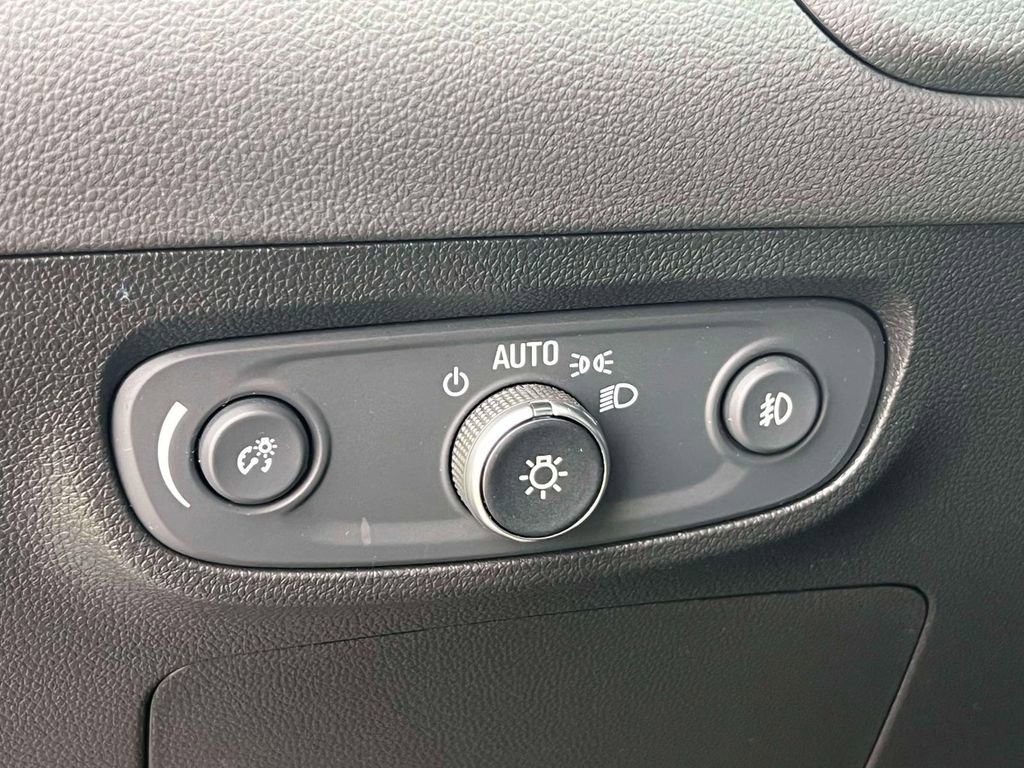 Used 2023 Buick Encore GX Preferred w/ Cold Weather Comfort Package FWD image 21