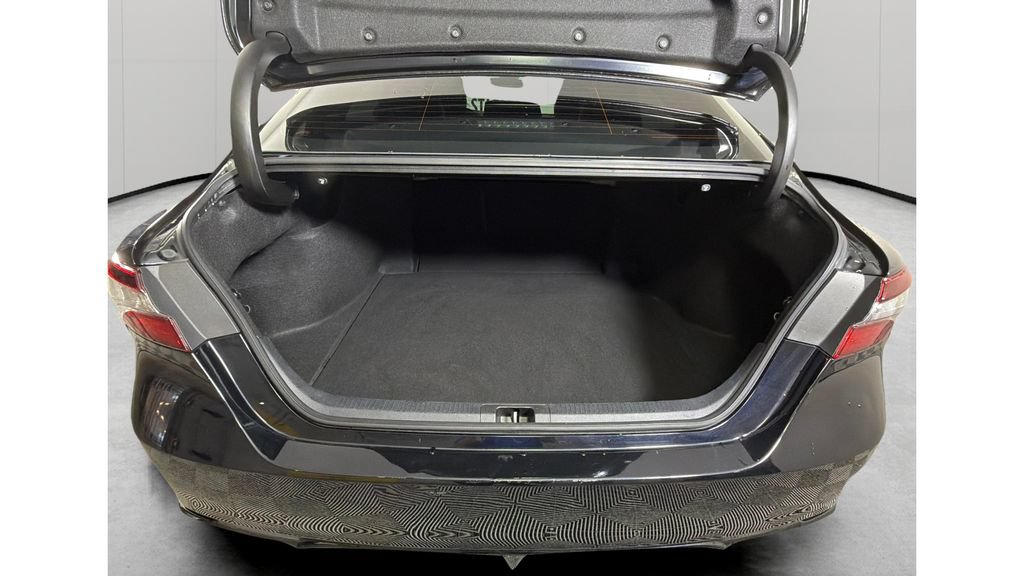 Used 2021 Toyota Camry SE FWD image 27