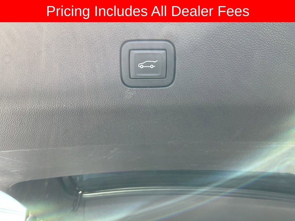 Used 2024 GMC Yukon SLT RWD image 31
