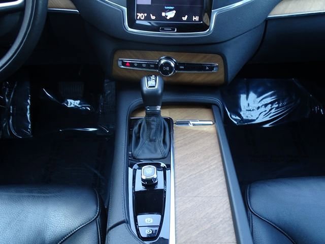 Used 2022 Volvo XC90 T6 Momentum w/ Climate Package image 36