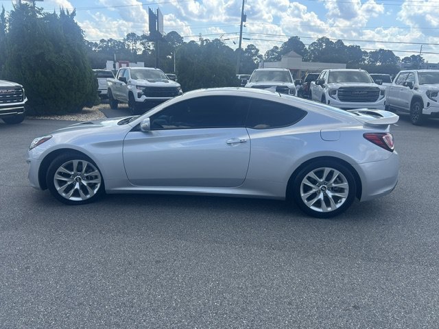 Used 2013 Hyundai Genesis 3.8 RWD image 5