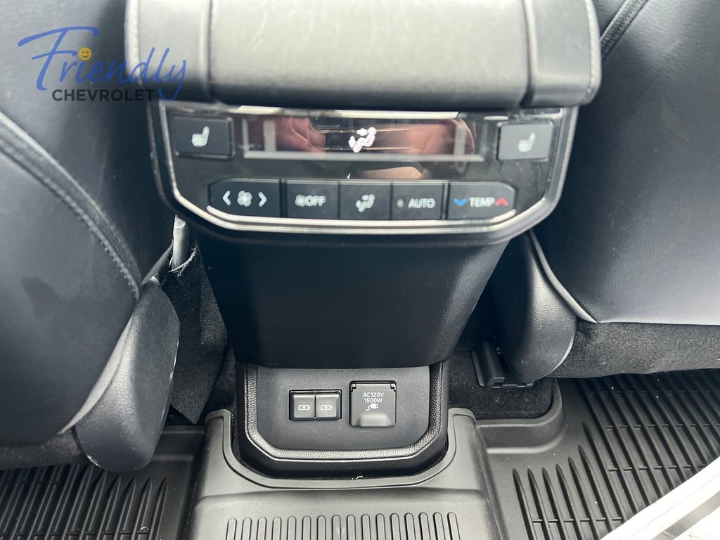 Used 2022 Toyota Highlander Platinum AWD/4WD image 31