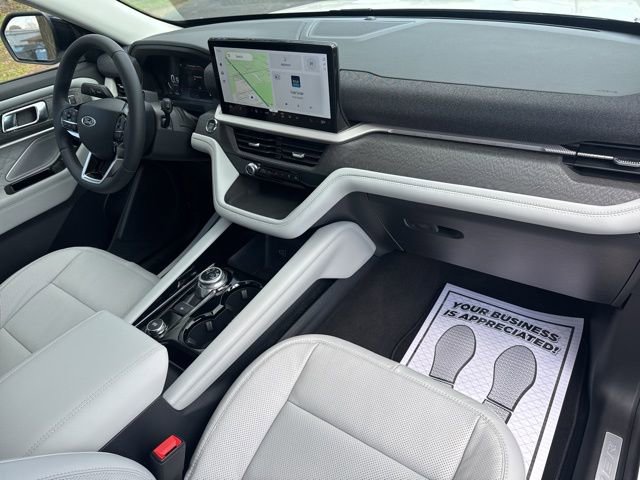 New 2026 Ford Explorer Platinum w/ LUX Leather Package image 19