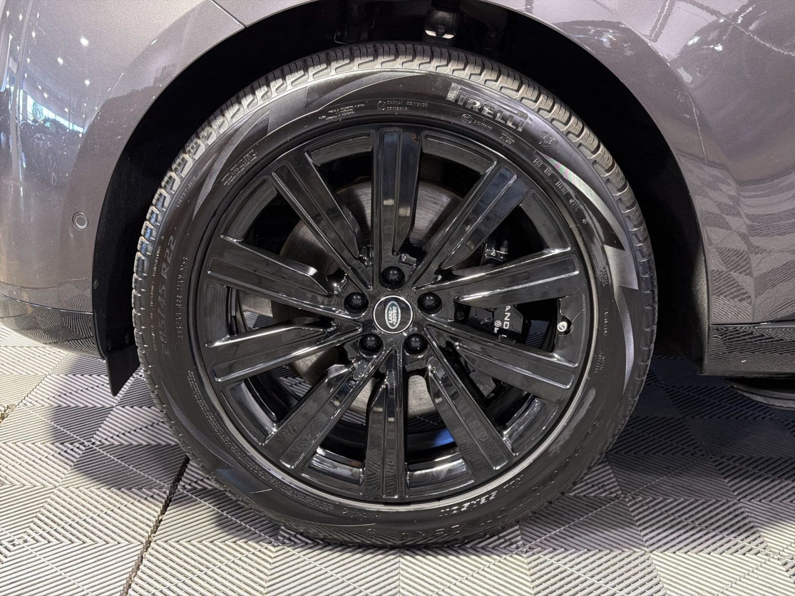 Used 2025 Land Rover Range Rover Long Wheelbase Autobiography AWD/4WD image 13