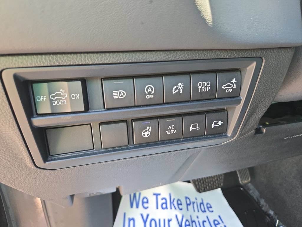 Used 2022 Toyota Tundra Platinum AWD/4WD image 20