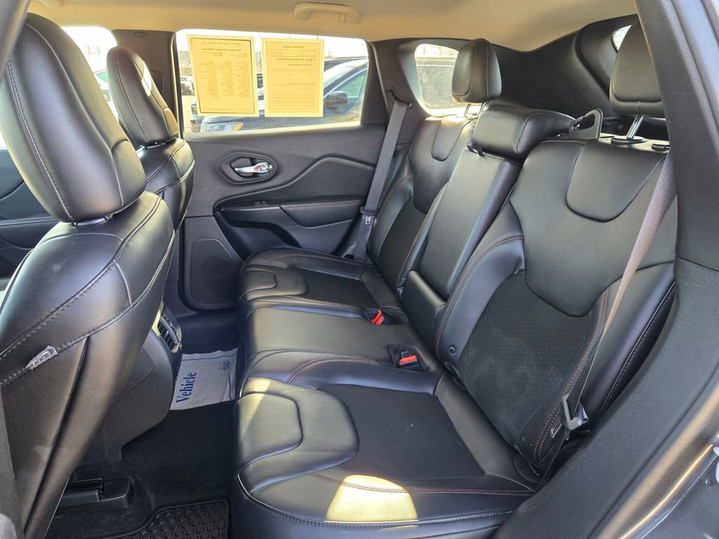 Used 2019 Jeep Cherokee Trailhawk w/ Cold Weather Group image 27