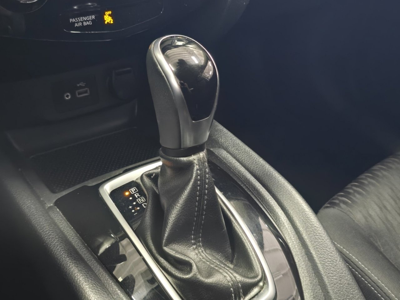 Used 2020 Nissan Rogue SV image 28