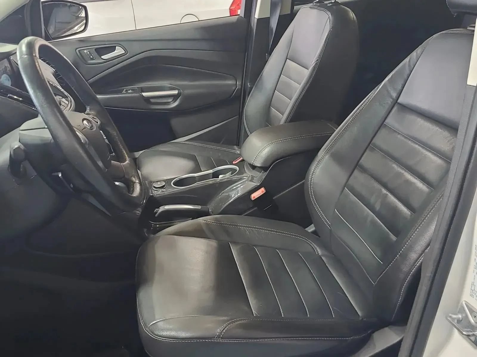 Used 2016 Ford Escape Titanium AWD/4WD image 3
