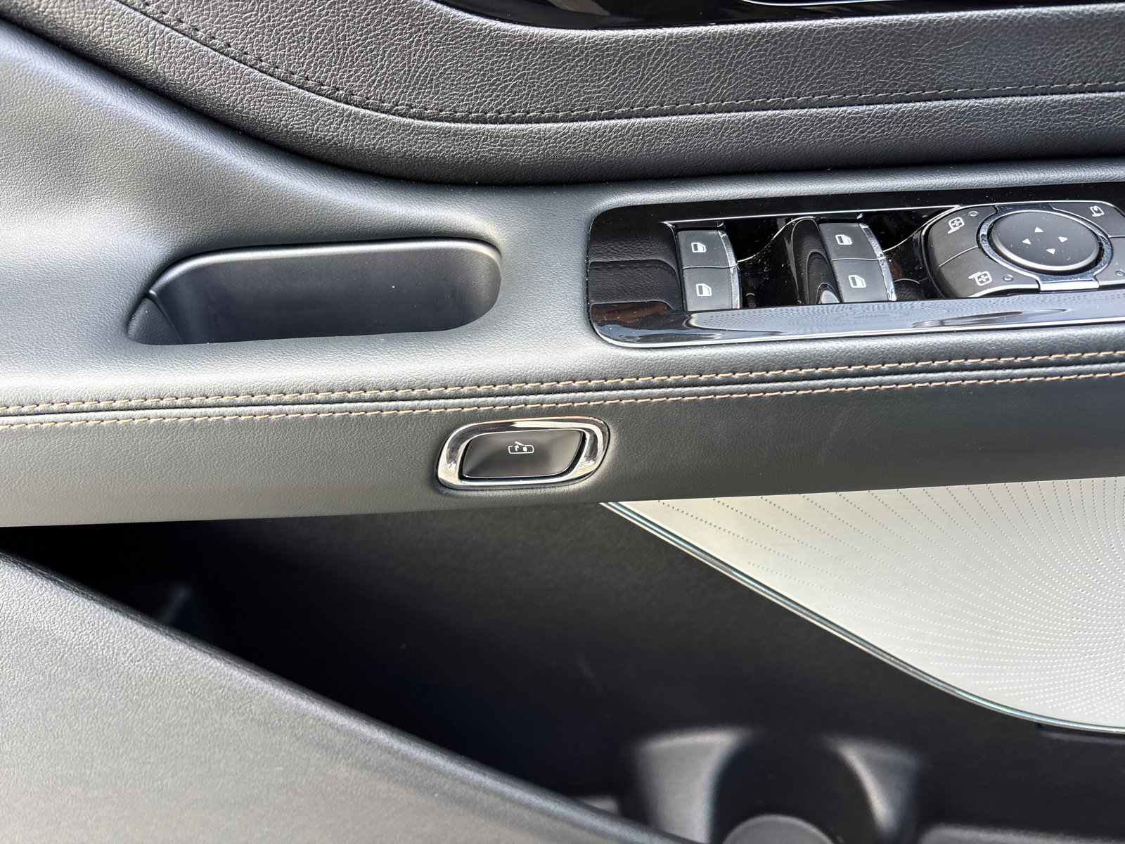 New 2025 Lincoln Aviator Reserve w/ Equipment Group 201A image 14