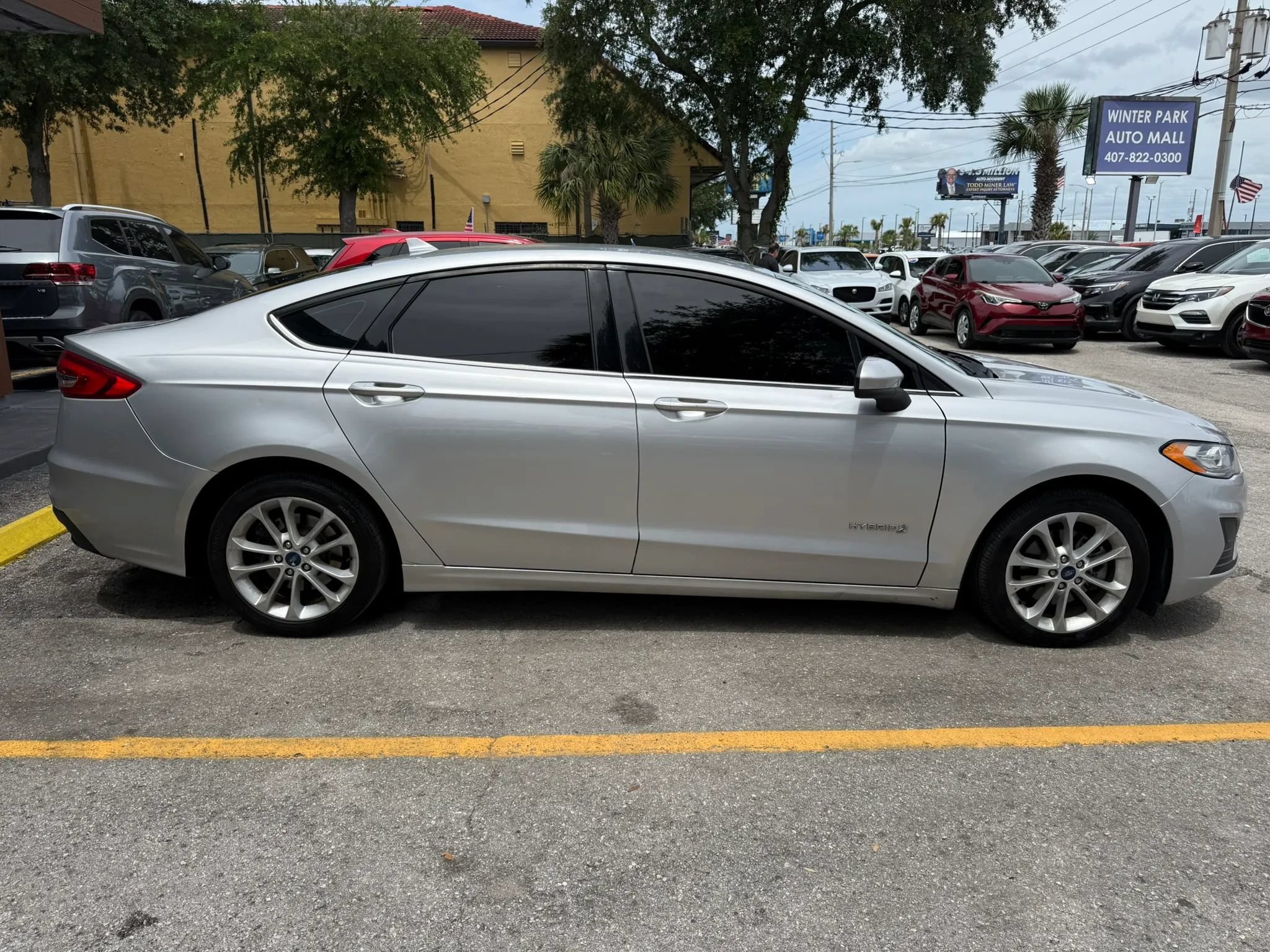 Used 2019 Ford Fusion SE FWD image 5