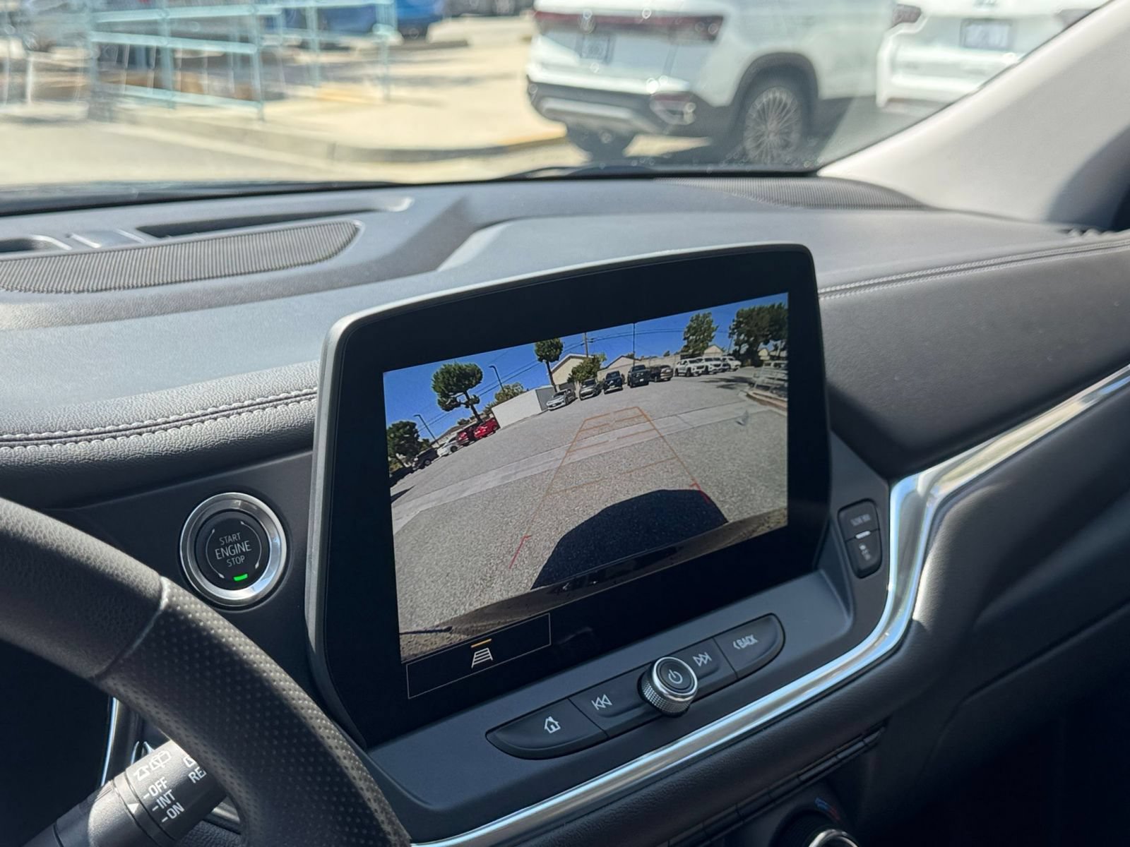 Used 2025 Chevrolet Blazer LT FWD image 25