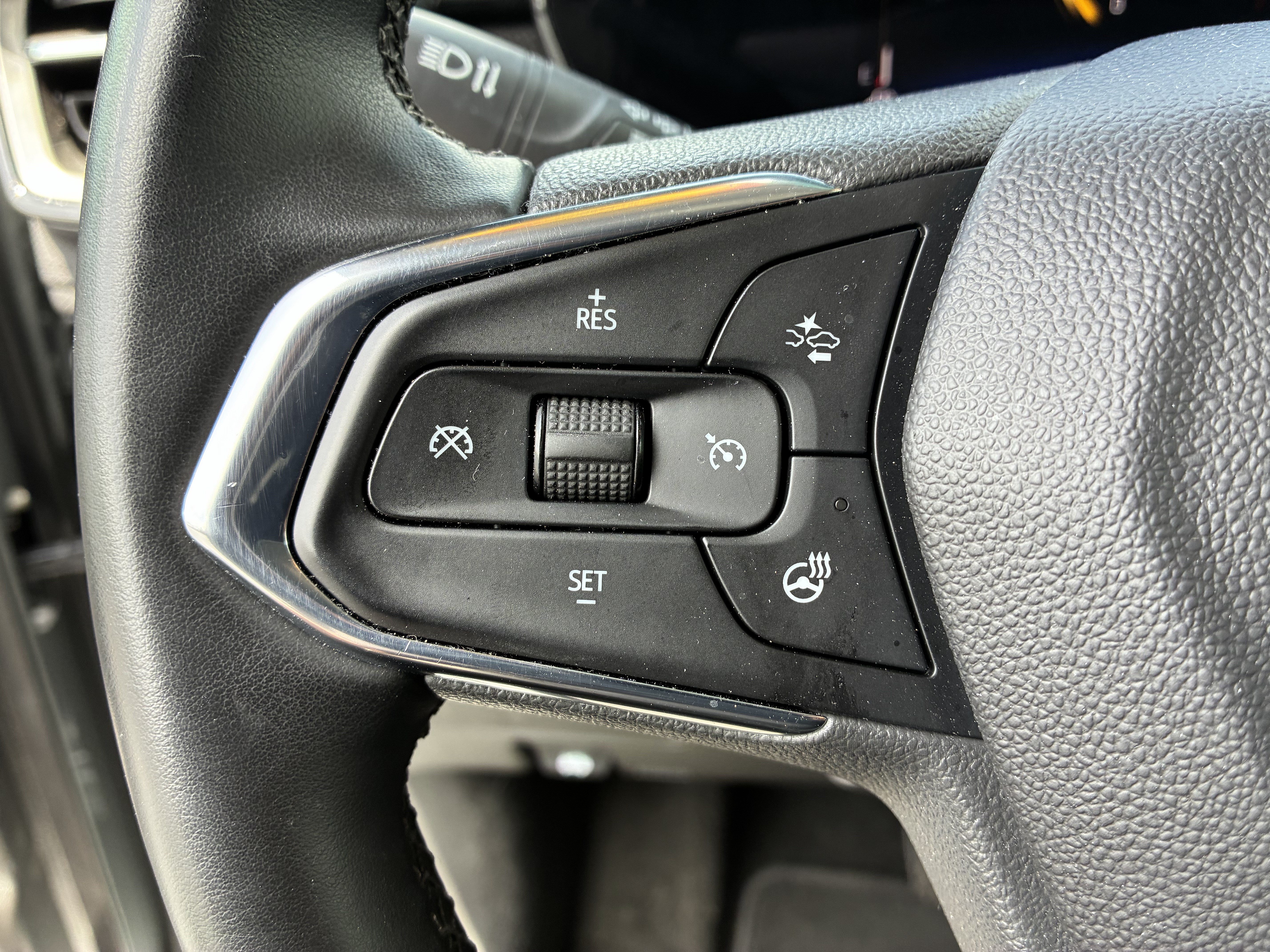 Used 2024 Chevrolet TrailBlazer LT w/ LT Cold Weather Package FWD image 28