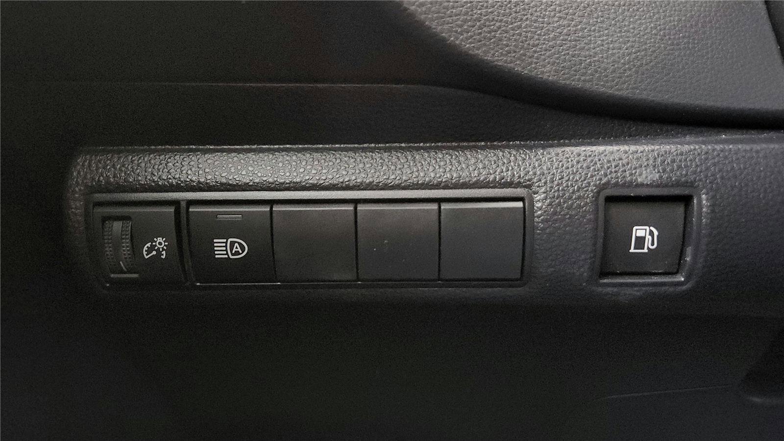 Certified 2024 Toyota Corolla LE image 40