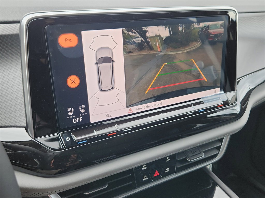 New 2025 Volkswagen Atlas Peak Edition SE image 11