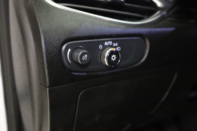 Used 2019 Chevrolet Malibu LT image 13