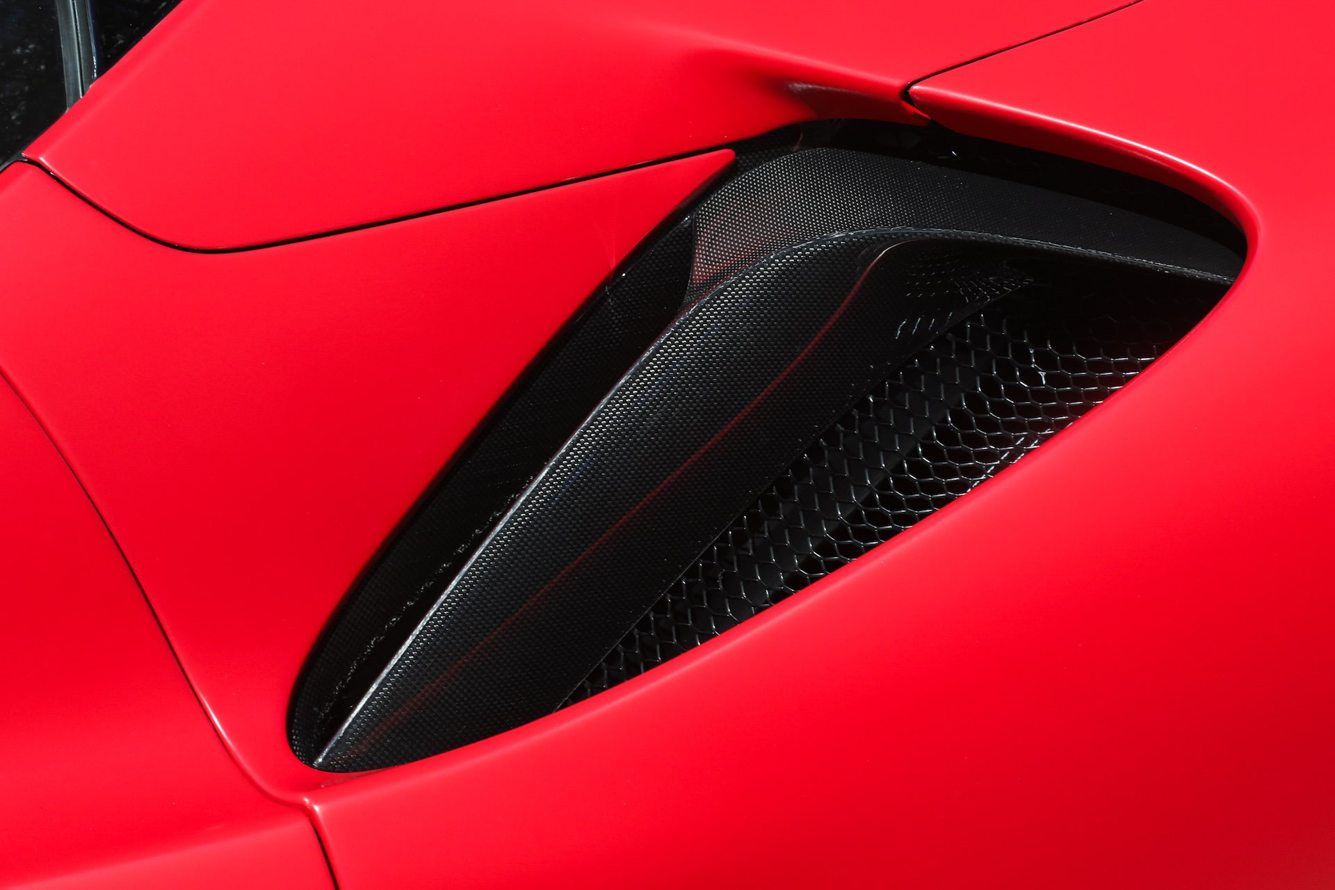 Certified 2024 Ferrari SF90 Spider AWD/4WD image 10