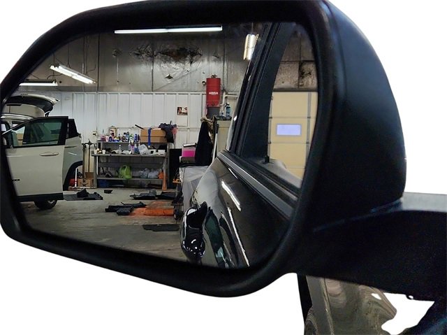 Used 2021 Ford Explorer XLT image 11