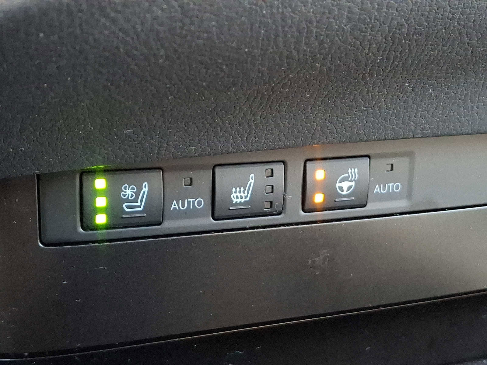 Used 2023 Lexus ES 250 w/ Premium Package image 24