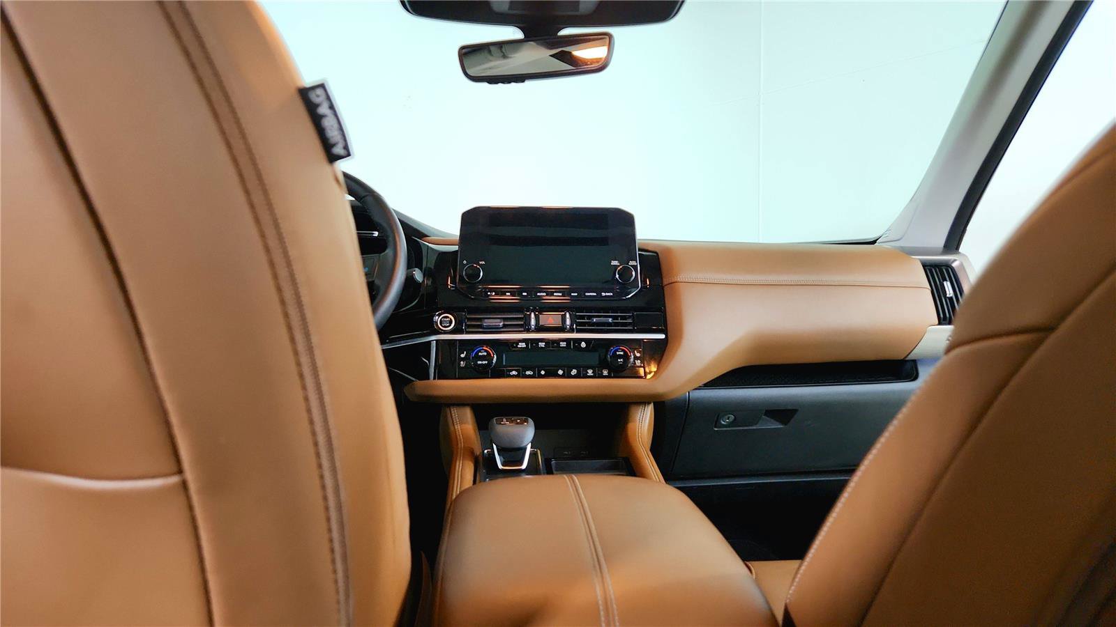 Used 2024 Nissan Pathfinder Platinum FWD image 15
