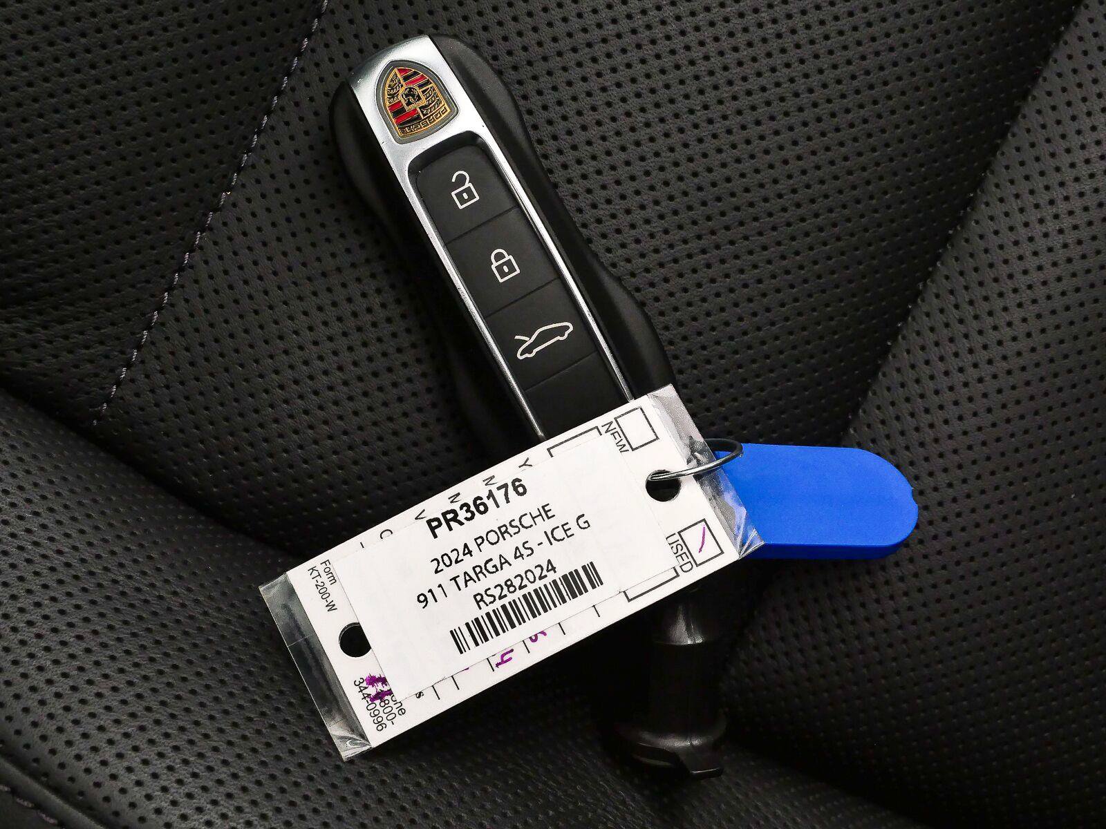 Certified 2024 Porsche 911 Targa 4S w/ Premium Package AWD/4WD image 41
