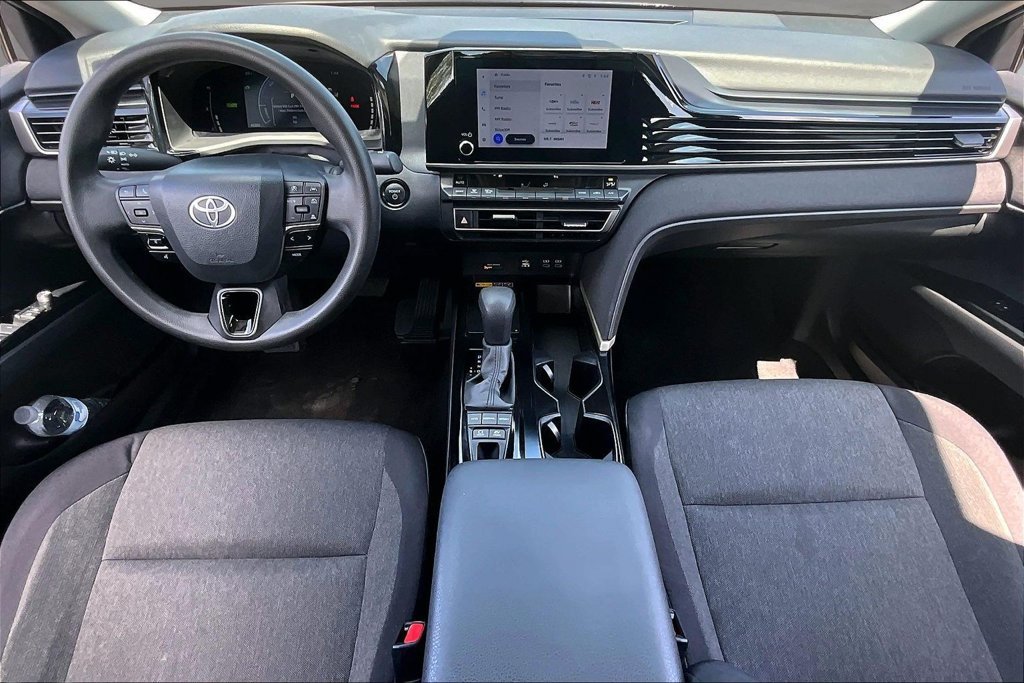 Used 2025 Toyota Camry LE FWD image 7