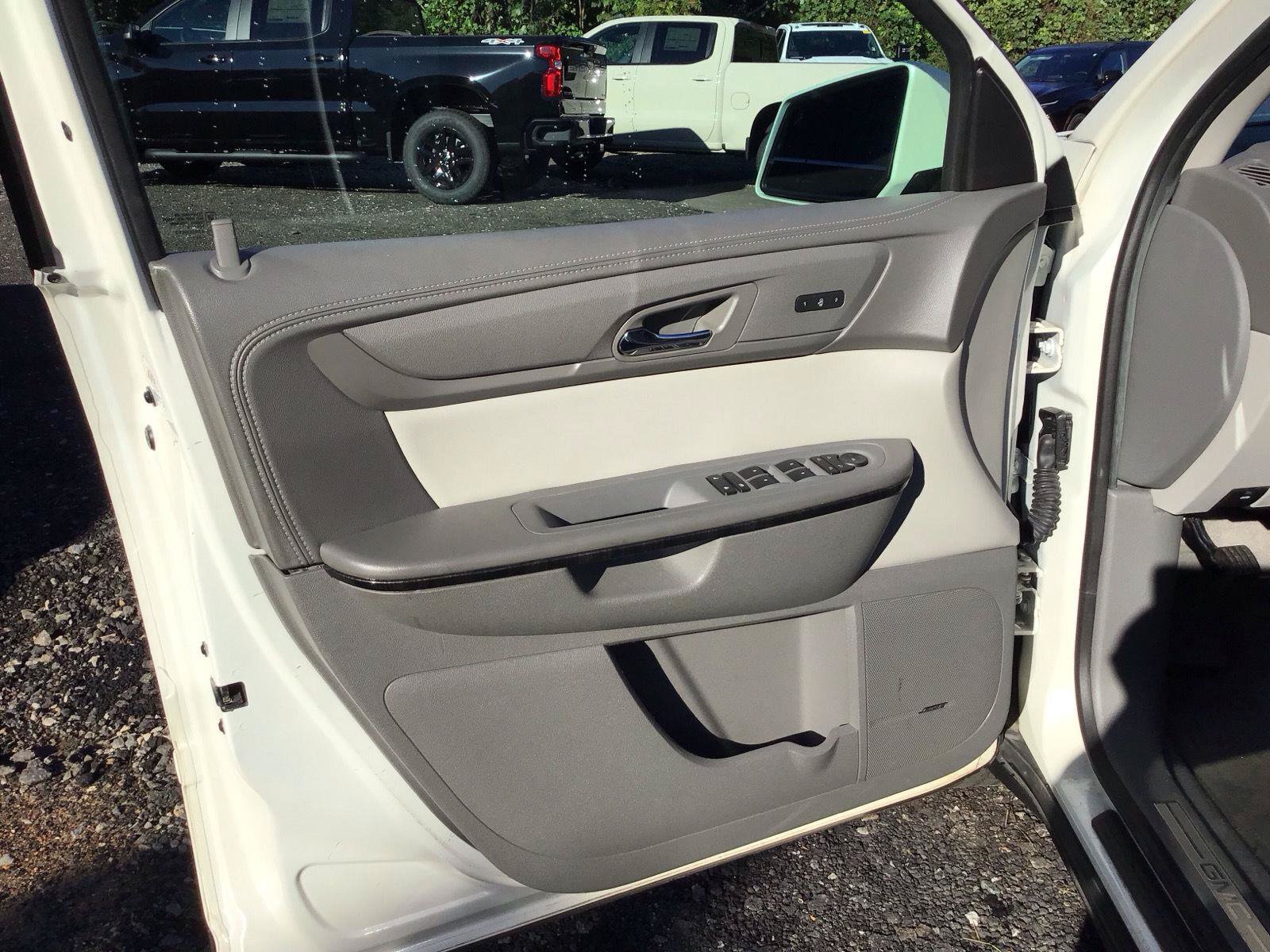Used 2015 GMC Acadia SLT FWD image 11
