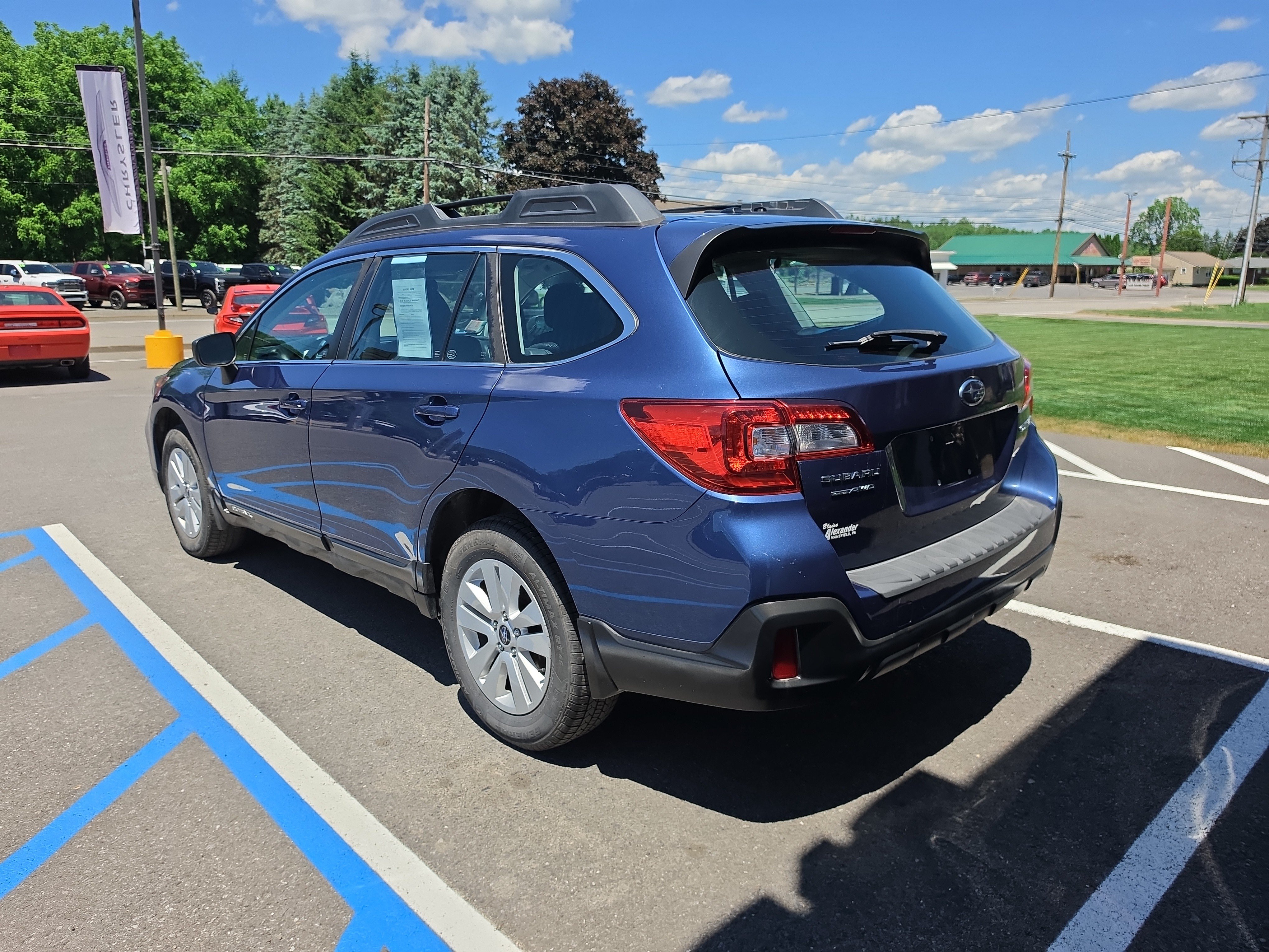 Used 2019 Subaru Outback 2.5i AWD/4WD image 6
