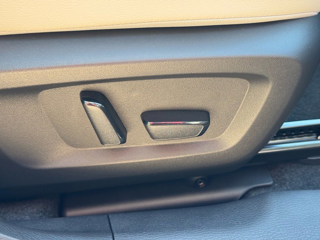 Used 2025 Mitsubishi Outlander AWD image 13