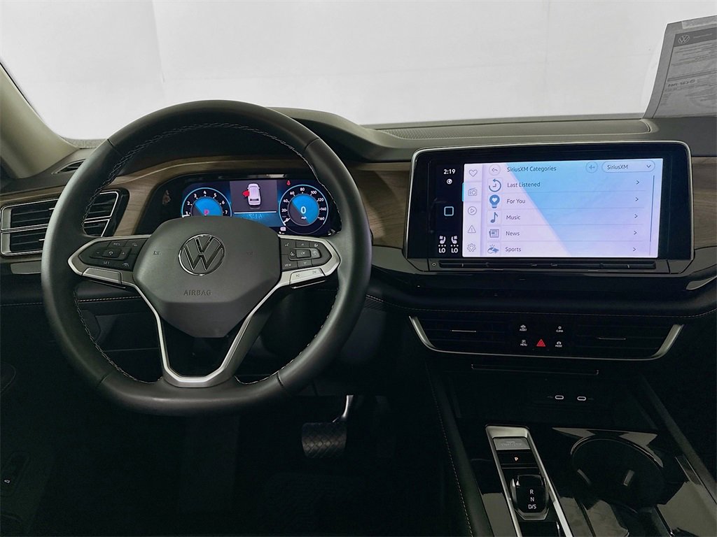 Used 2025 Volkswagen Atlas SE w/ Panoramic Sunroof Package image 19