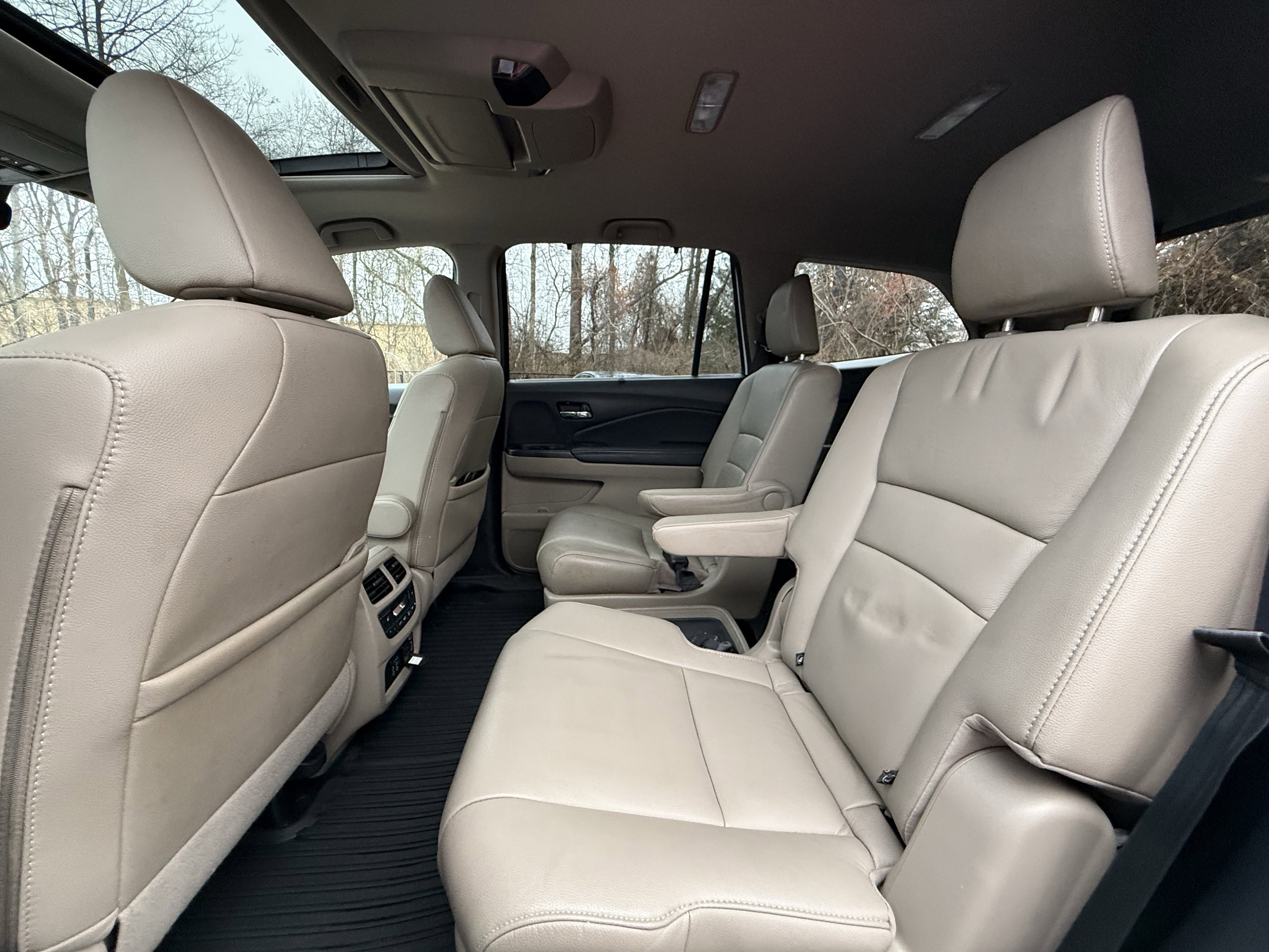 Used 2020 Honda Pilot Touring image 30