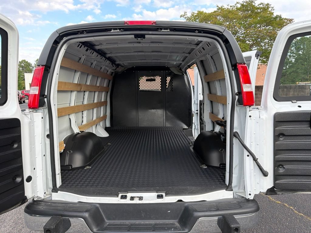 Used 2024 GMC Savana 2500 w/ Driver Convenience Package RWD image 11
