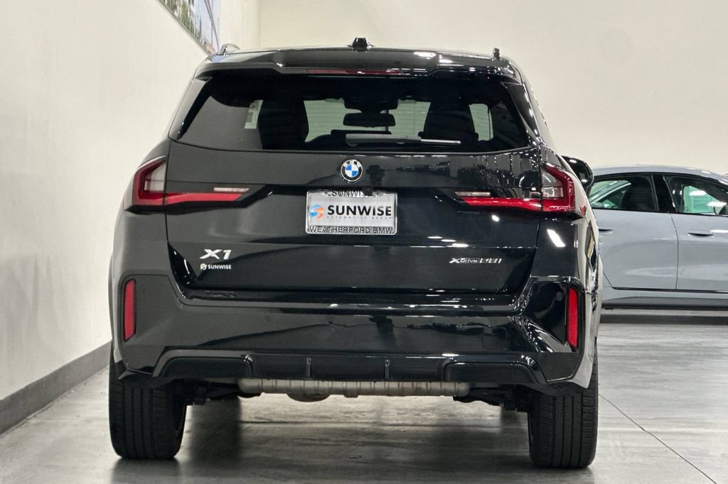 Used 2023 BMW X1 xDrive28i w/ M Sport Package AWD/4WD image 5