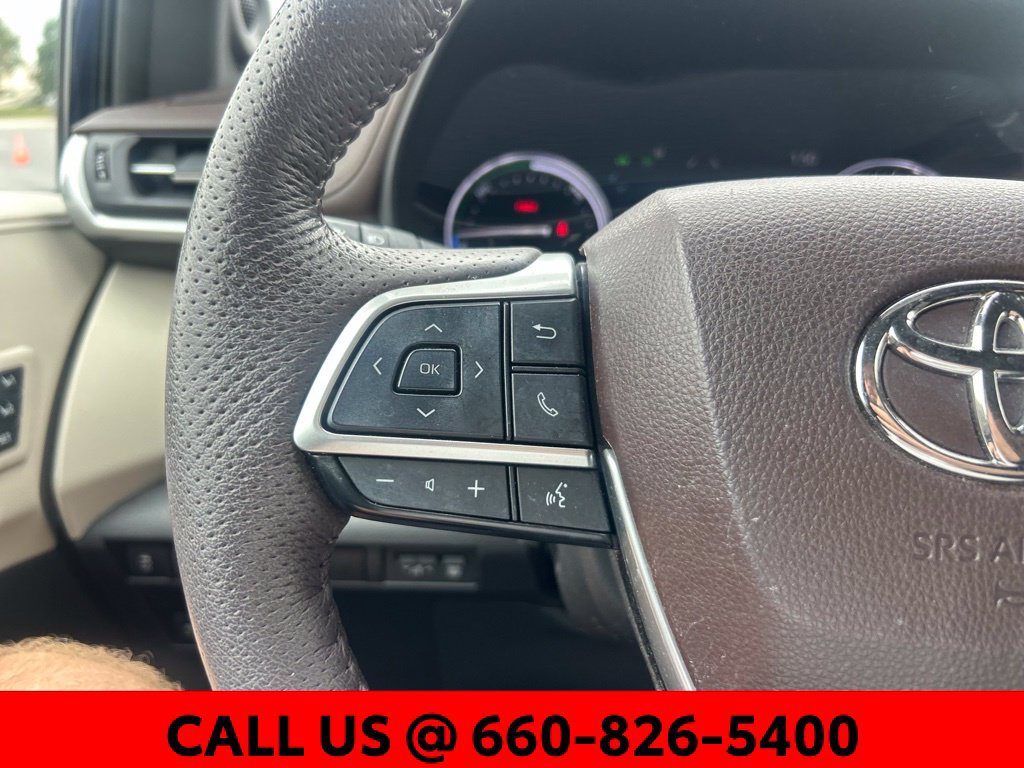 Used 2023 Toyota Sienna Platinum AWD/4WD image 14
