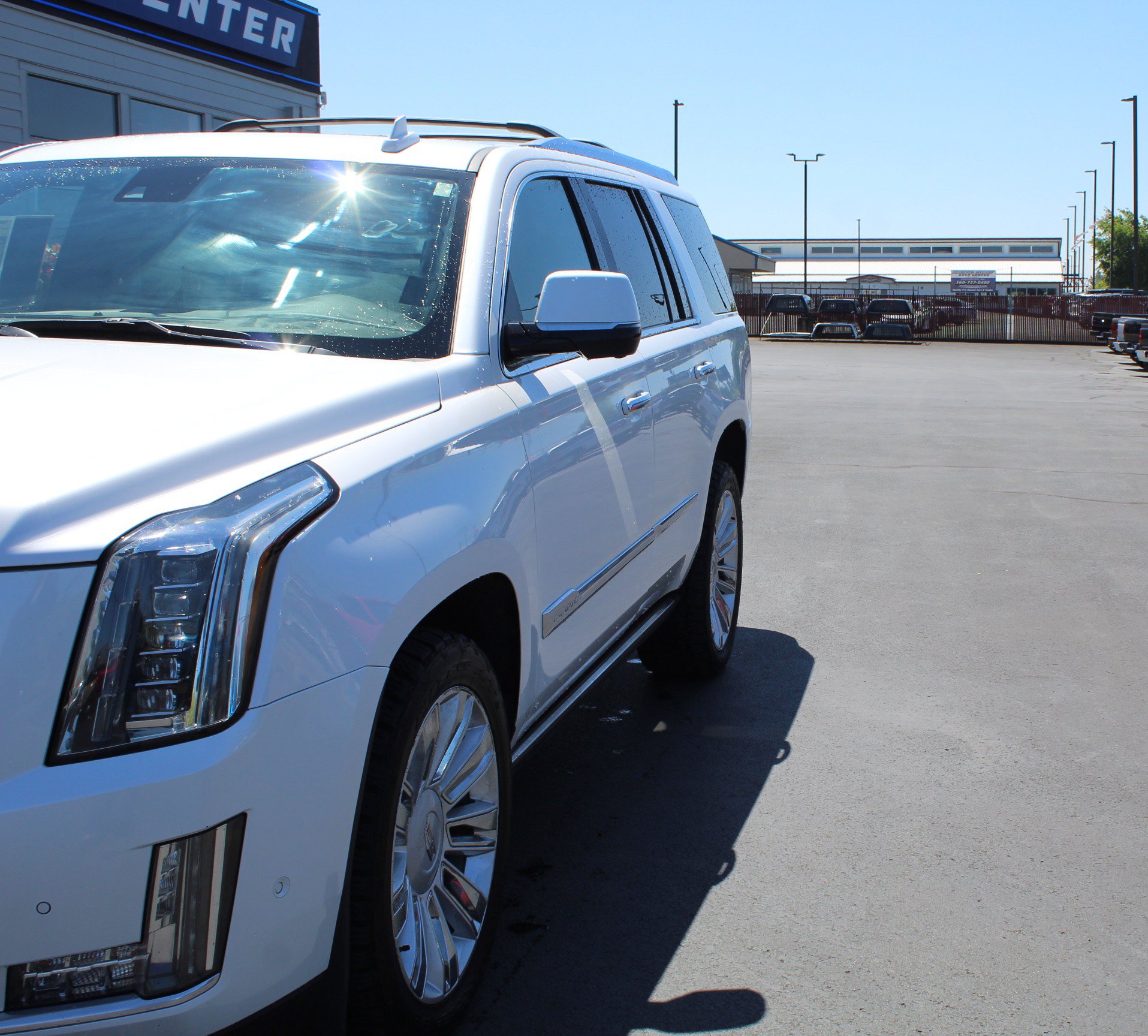 Used 2018 Cadillac Escalade Platinum AWD/4WD image 8