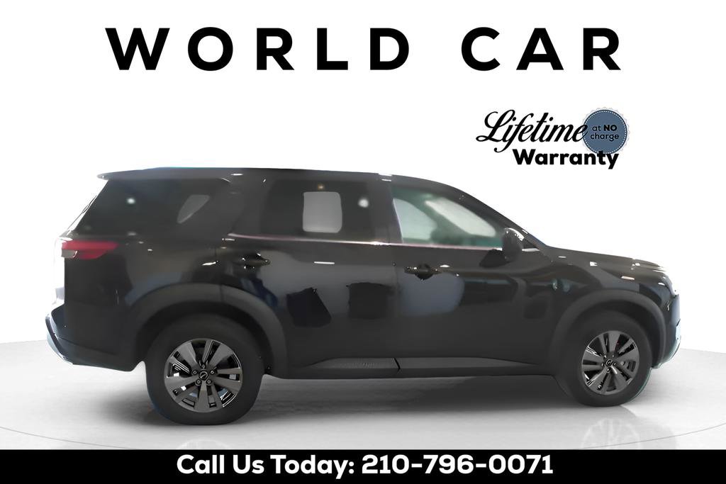 Used 2025 Nissan Pathfinder S image 2