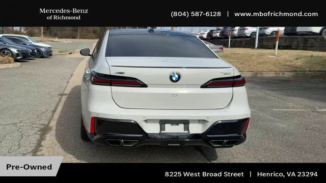 Used 2025 BMW 760i xDrive w/ Premium Package image 9