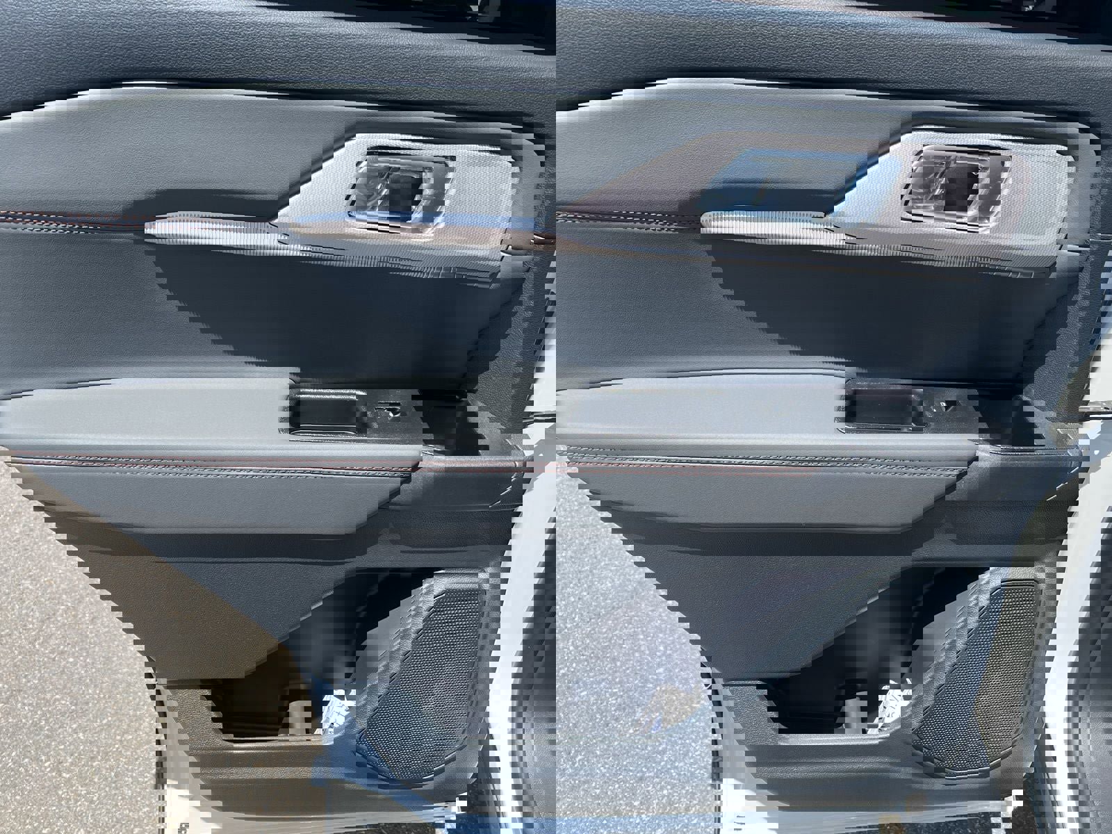 New 2025 Ford Explorer Active w/ Active Comfort Package image 14