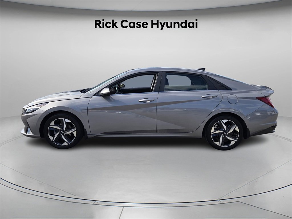 Certified 2023 Hyundai Elantra Limited image 3