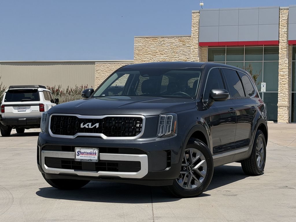 Used 2024 Kia Telluride LX FWD video 2