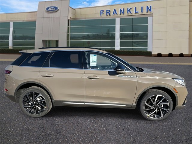 New 2026 Lincoln Corsair Reserve image 8