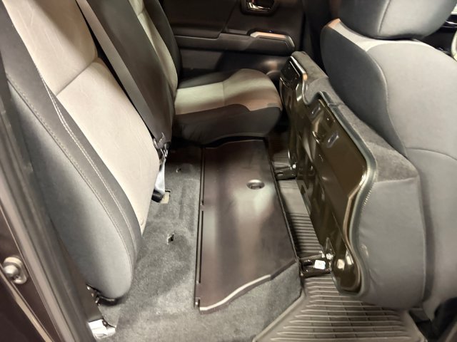 Used 2023 Toyota Tacoma TRD Sport AWD/4WD image 9