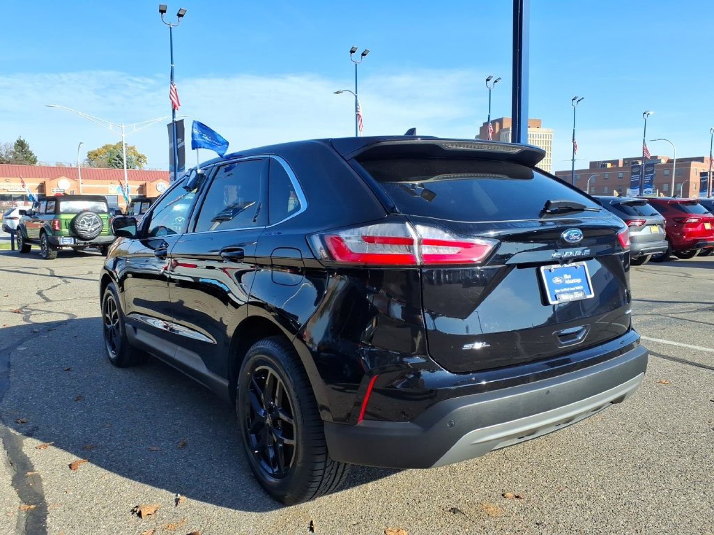Certified 2024 Ford Edge SEL w/ Convenience Package AWD/4WD image 8