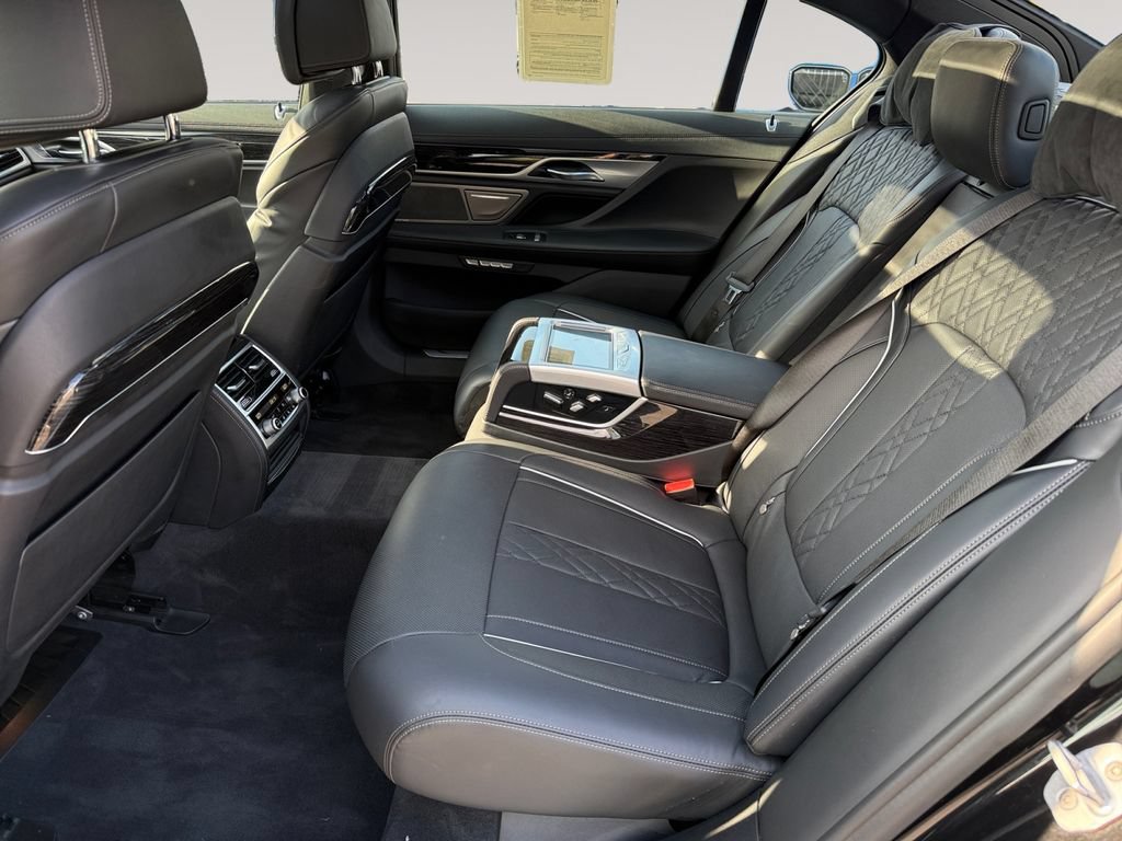 Used 2018 BMW 750i xDrive AWD/4WD image 13