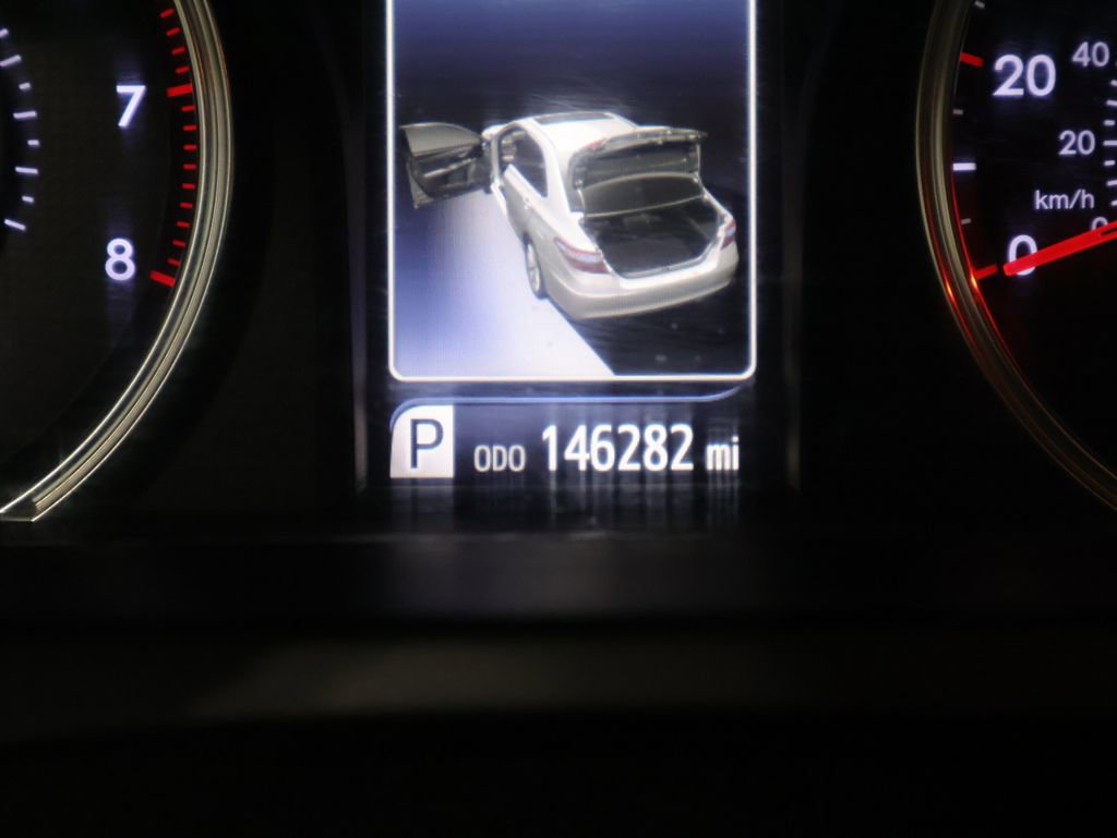 Used 2015 Toyota Camry SE image 30