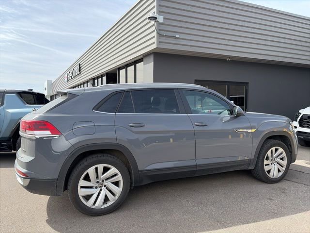 Used 2020 Volkswagen Atlas Cross Sport SE w/ Panoramic Sunroof Package image 3