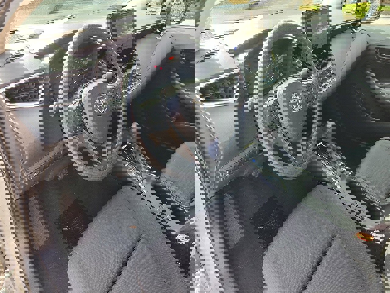 Used 2024 Toyota Corolla LE image 15